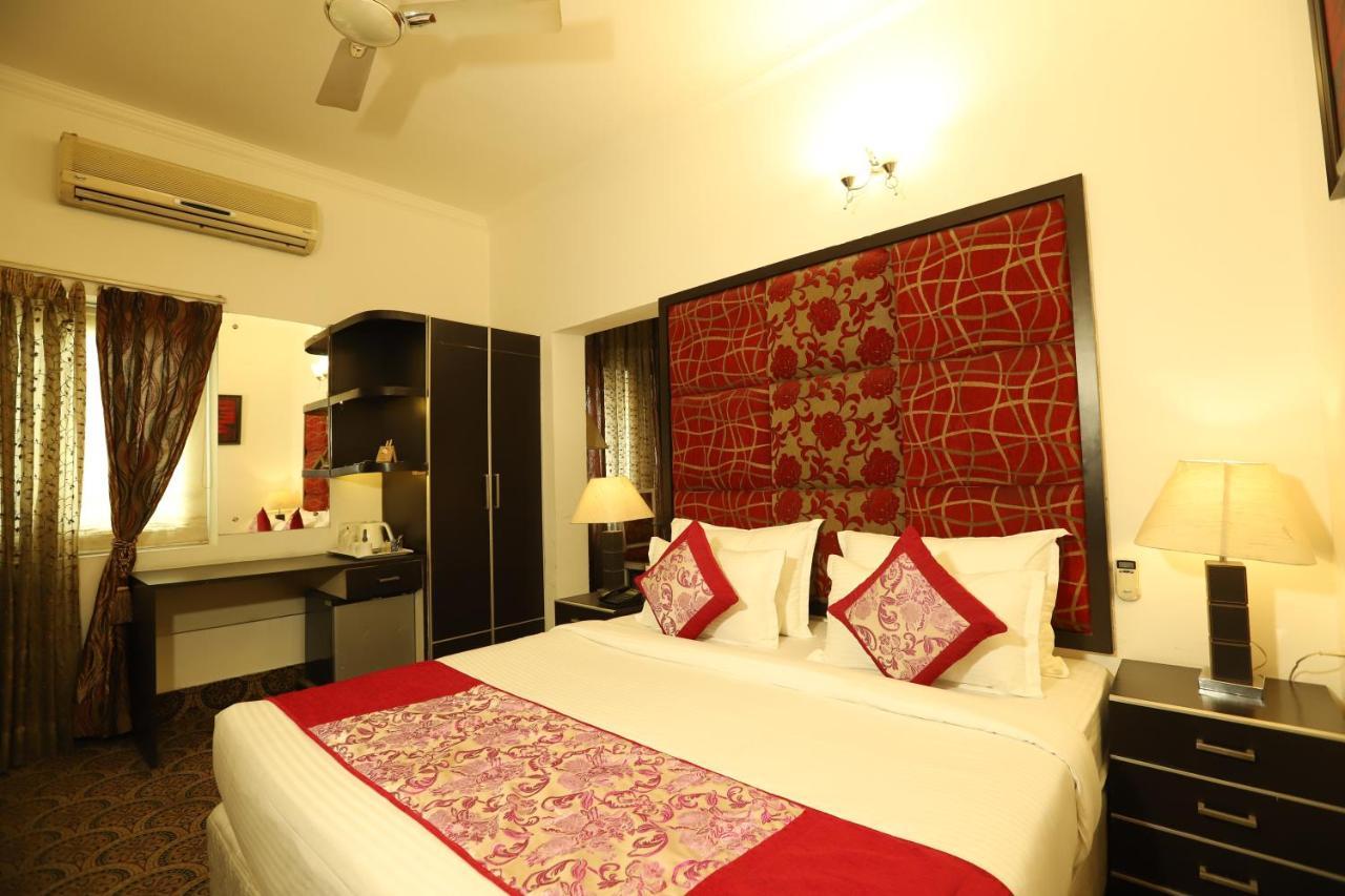 Hotel Capitol Hills - Greater Kailash Delhi New Delhi Exterior photo