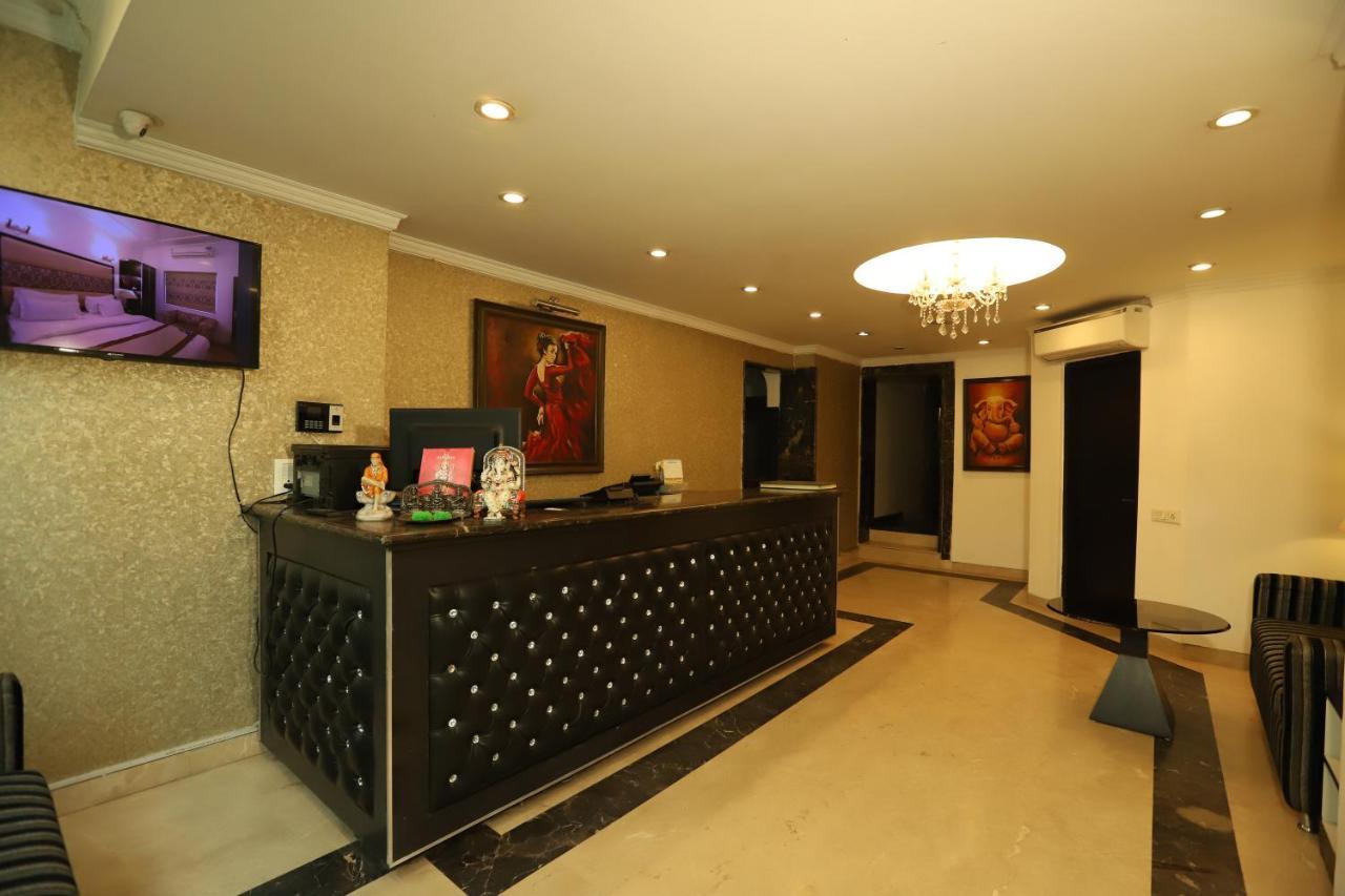 Hotel Capitol Hills - Greater Kailash Delhi New Delhi Exterior photo