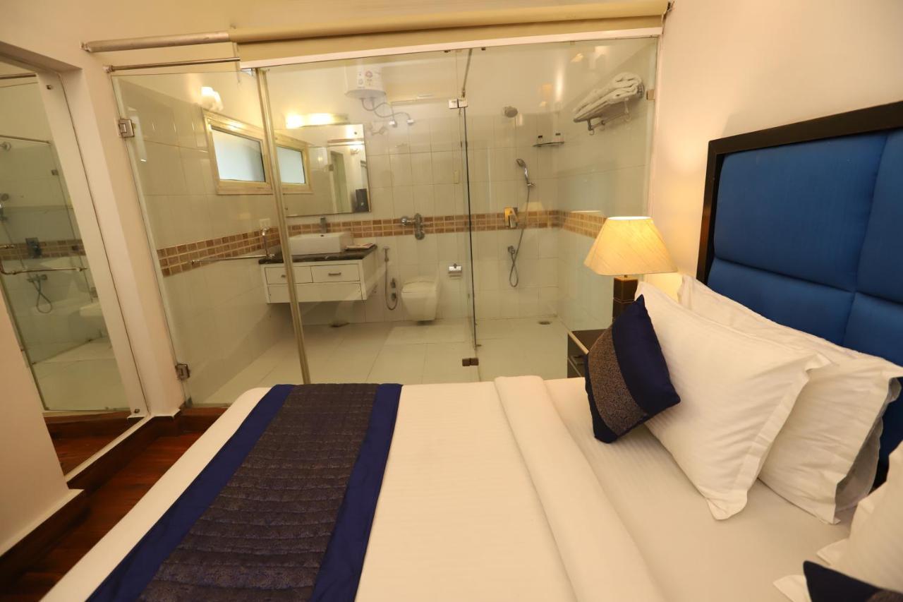 Hotel Capitol Hills - Greater Kailash Delhi New Delhi Exterior photo
