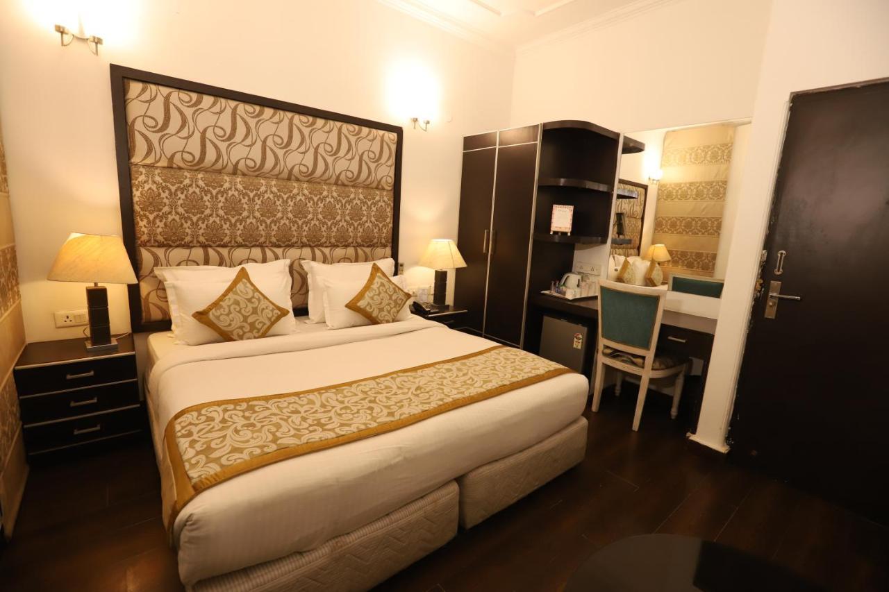 Hotel Capitol Hills - Greater Kailash Delhi New Delhi Exterior photo