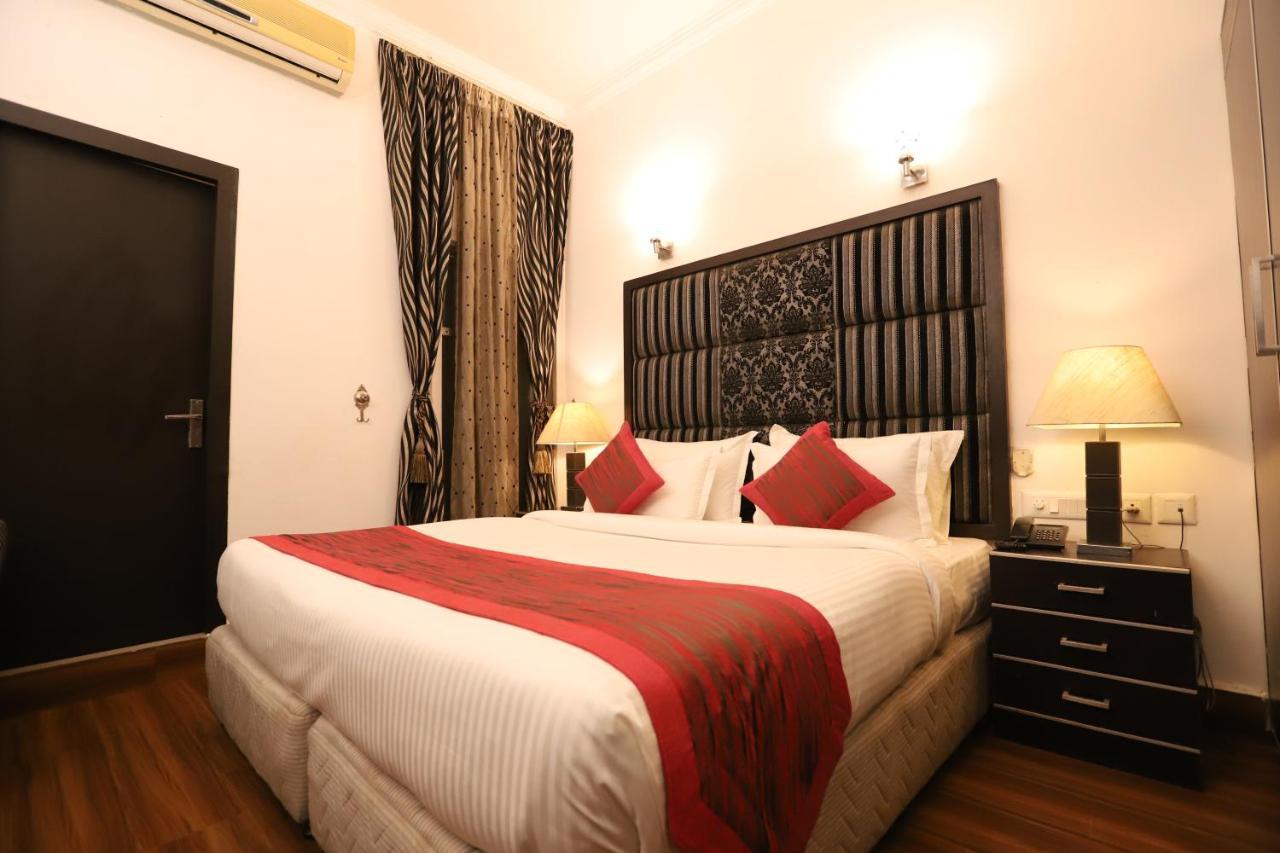 Hotel Capitol Hills - Greater Kailash Delhi New Delhi Exterior photo