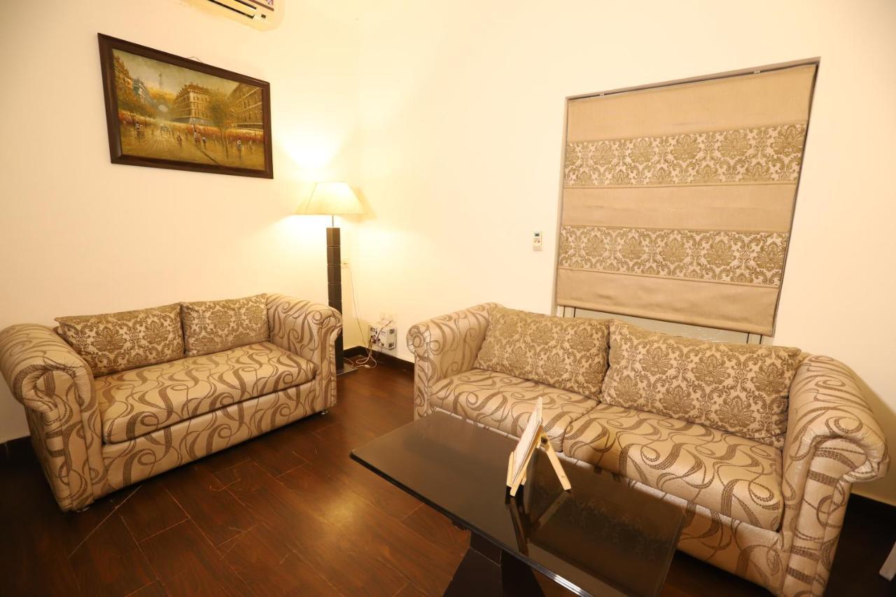 Hotel Capitol Hills - Greater Kailash Delhi New Delhi Exterior photo