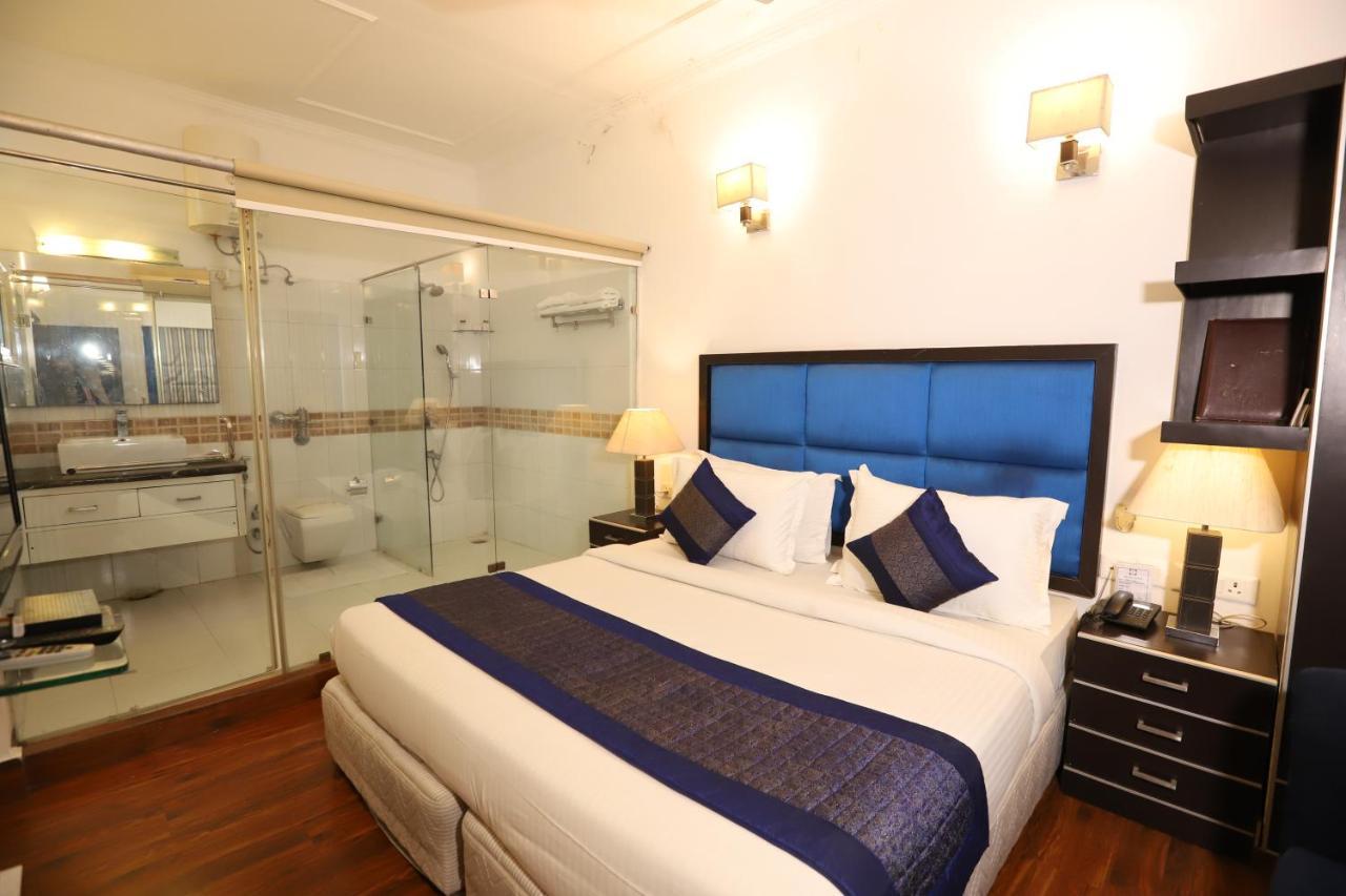Hotel Capitol Hills - Greater Kailash Delhi New Delhi Exterior photo