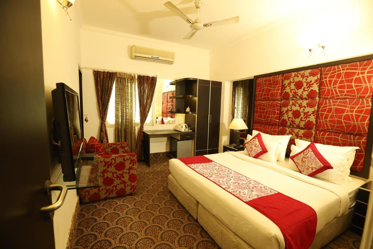 Hotel Capitol Hills - Greater Kailash Delhi New Delhi Exterior photo
